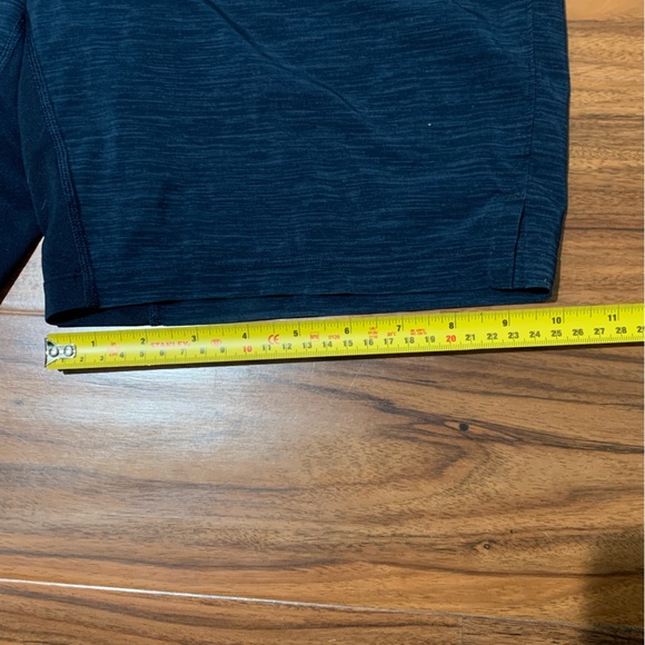 Lululemon T.H.E. Linerless Stripe Core, Blue/Black Short 9” - Men’s SIZE SMALL - Picture 11 of 14